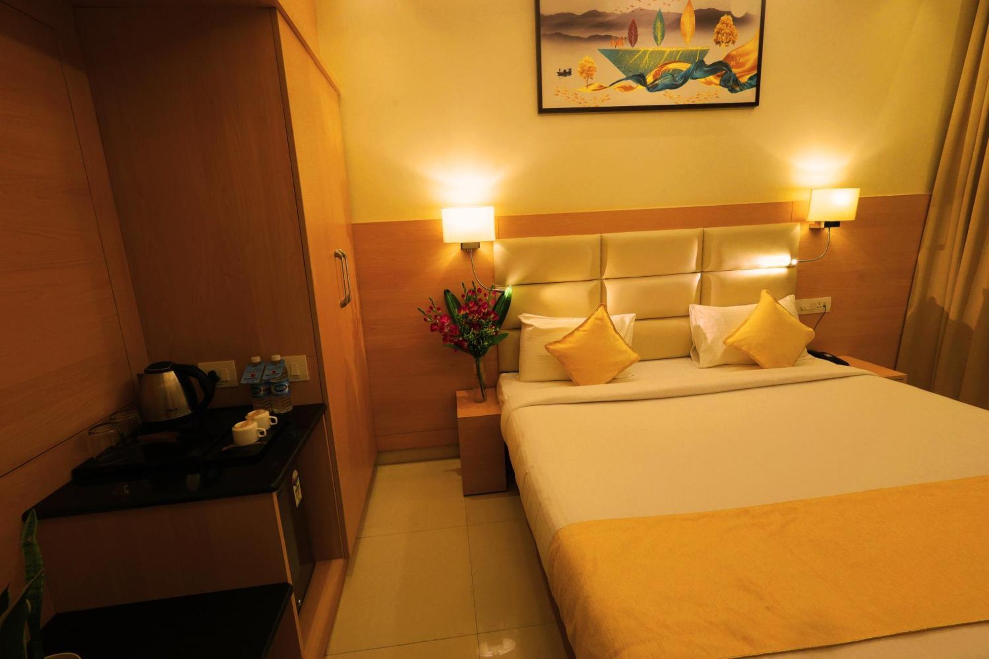 Grand Regency Rajajinagar, Iskcon Temple - Wtc Hotell Bangalore Eksteriør bilde
