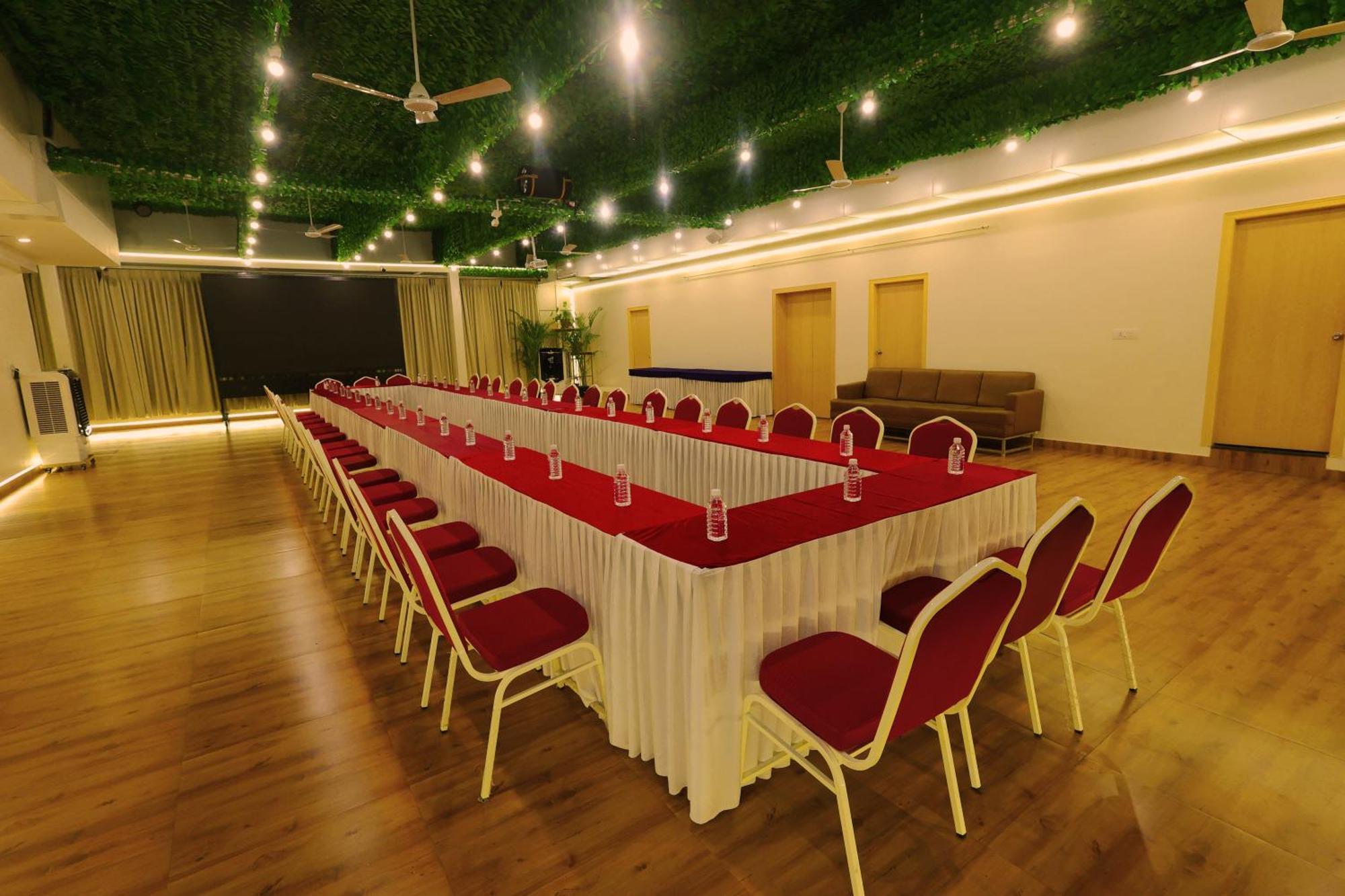 Grand Regency Rajajinagar, Iskcon Temple - Wtc Hotell Bangalore Eksteriør bilde